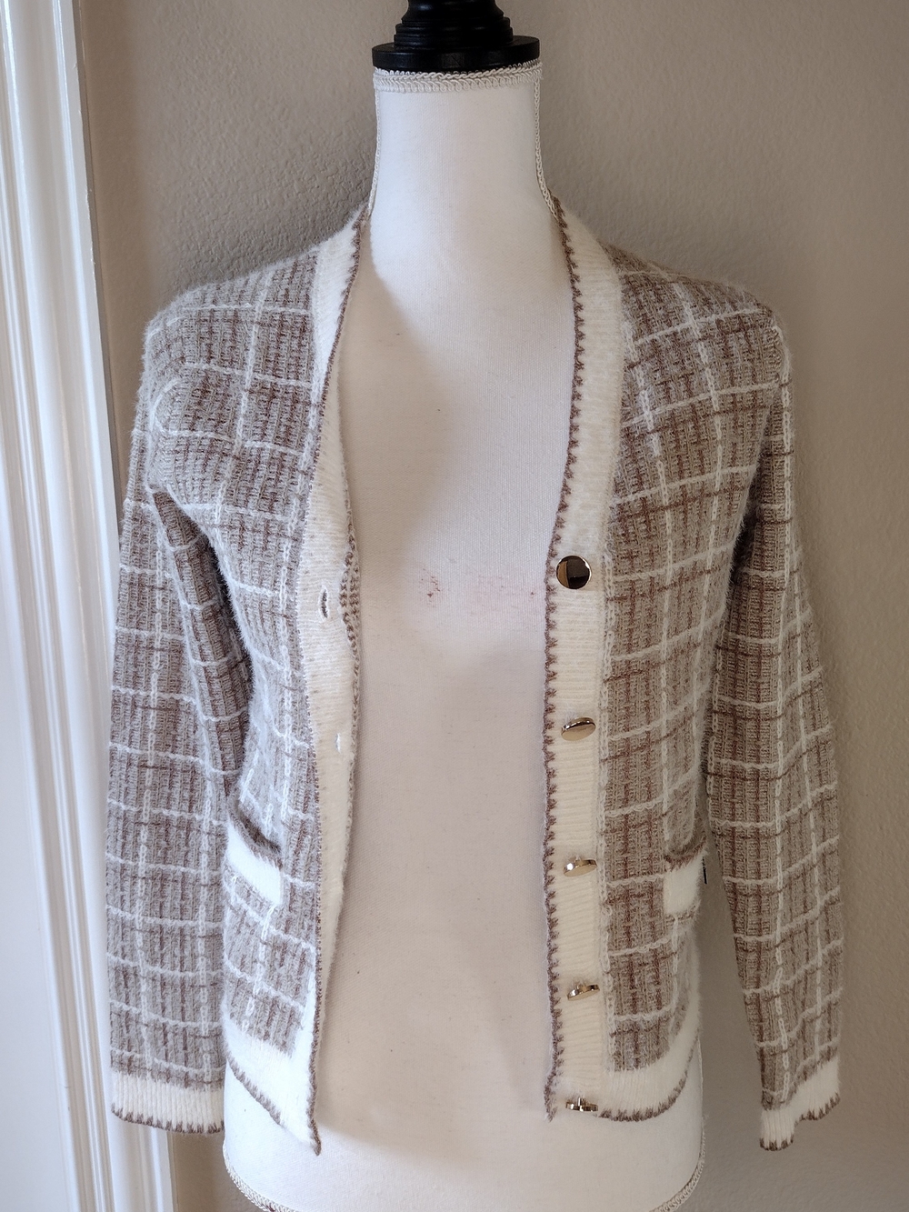 NWOT Tahari Cream and Beige Plaid Cardigan with Gold Buttons